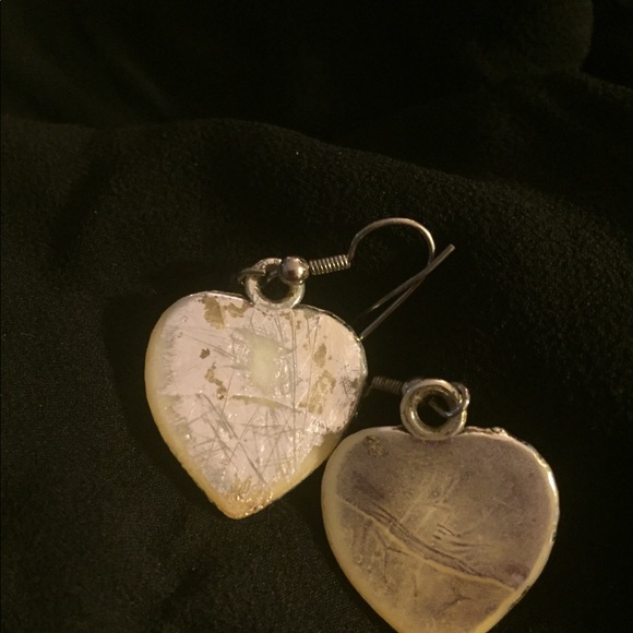 Vintage Heart ❤️ Earrings - Picture 4 of 4